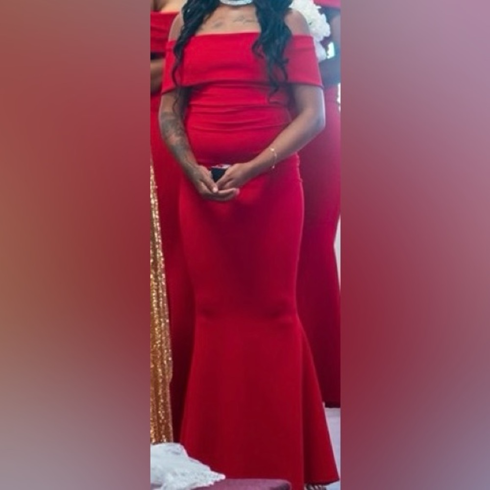 Fashion Nova Red off the shoulders gown xs